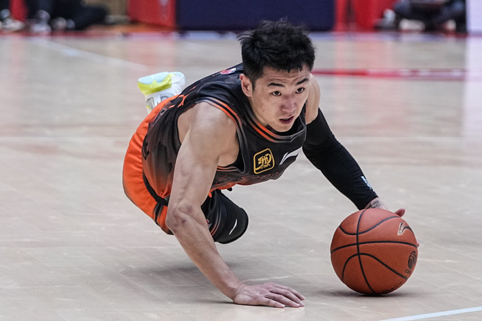 山东男篮主场大胜，展现实力的简单介绍