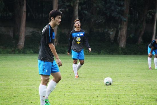 开云平台-新加坡足球冠军杯踢响，球队备战