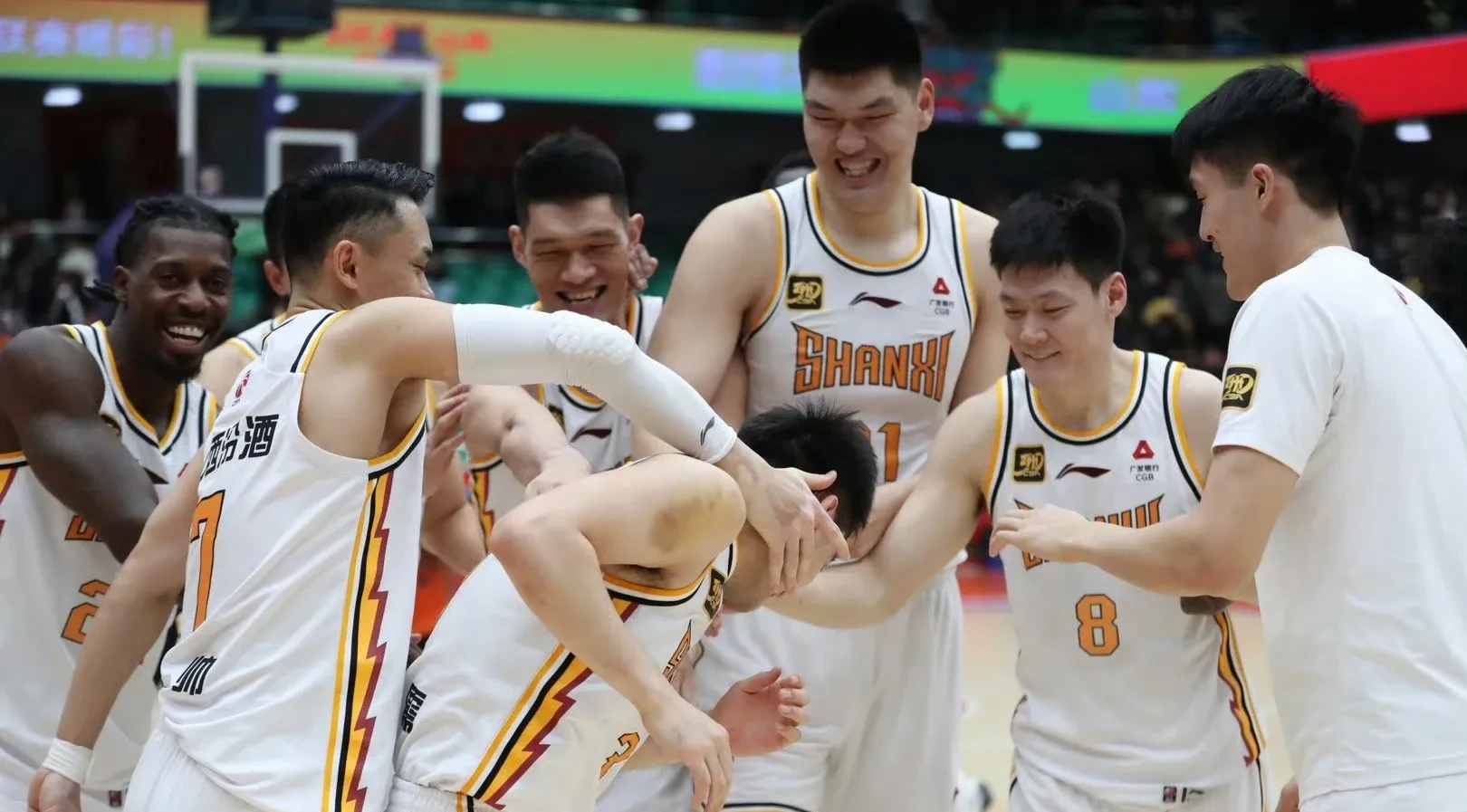 公牛鏖战山西队,浓眉哥点燃赛场 公牛鏖战山西队,浓眉哥点燃赛场