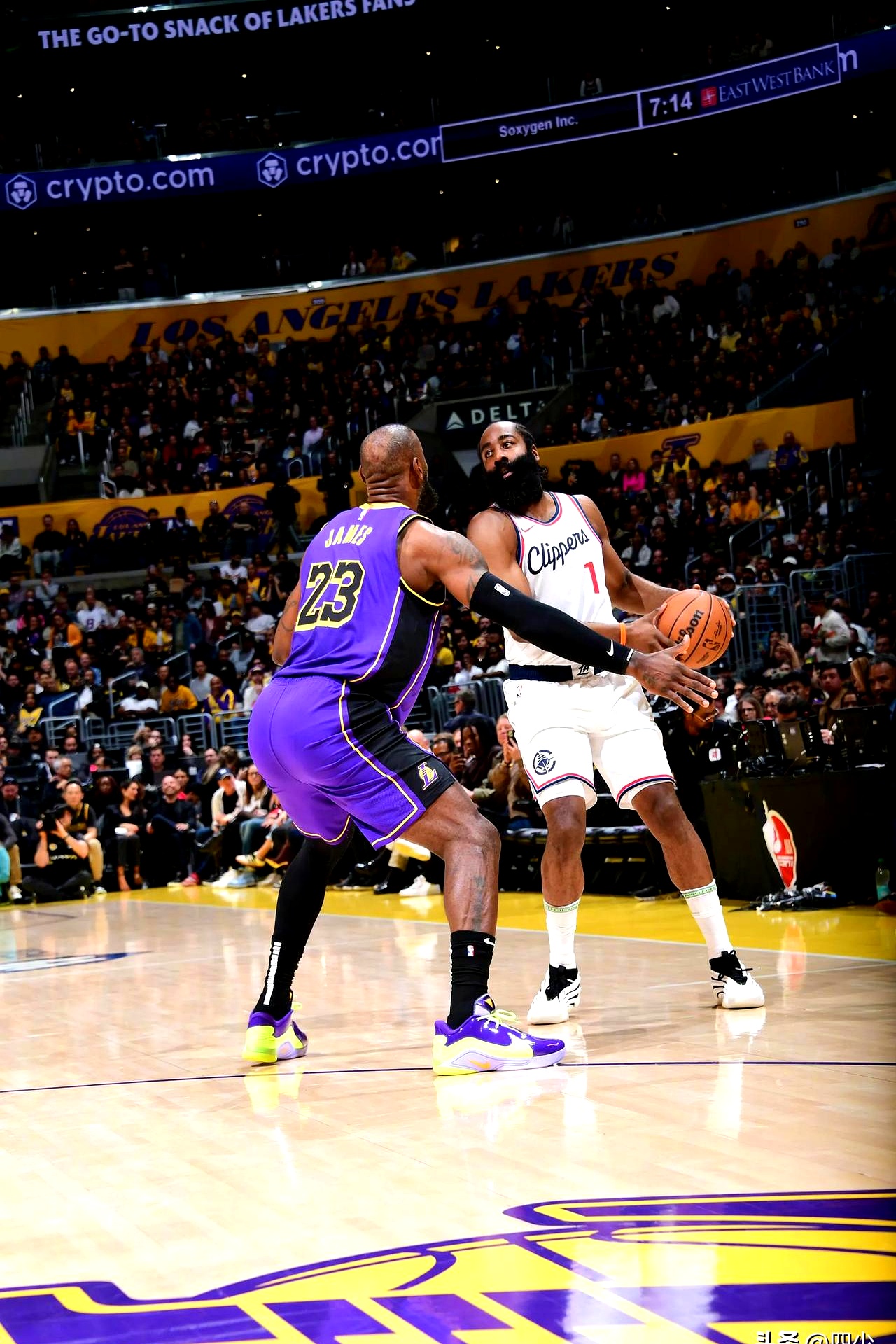 雷霆逆转国王，哈登带队取胜